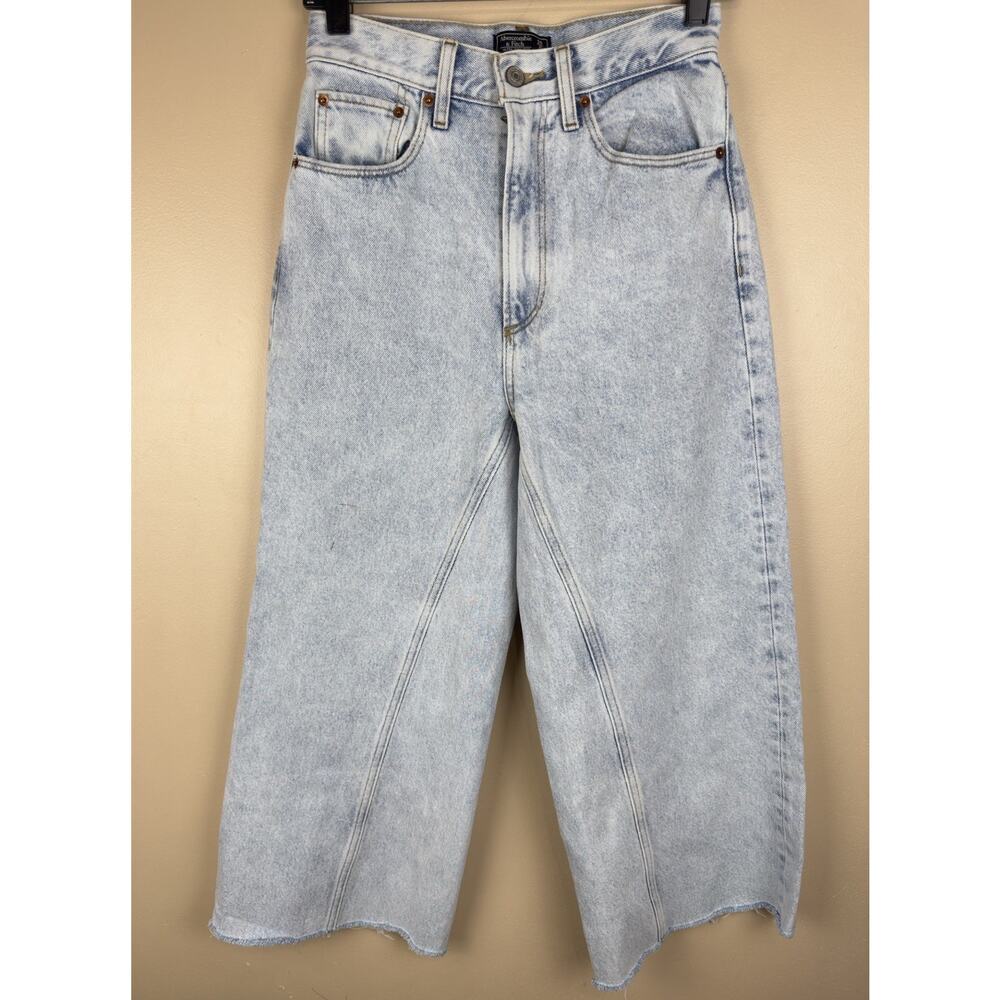 Abercrombie & Fitch Ultra High Rise Crop Wide Leg Jeans Women’s 0R/25 Frayed Hem